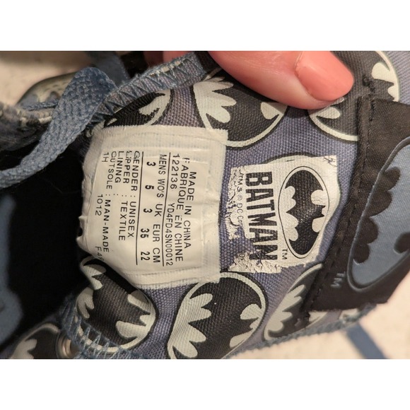 Converse DC Comics Chuck Taylor All Star High Batman Sz 3 Mens / 5 Womens 35 EU - Picture 12 of 12